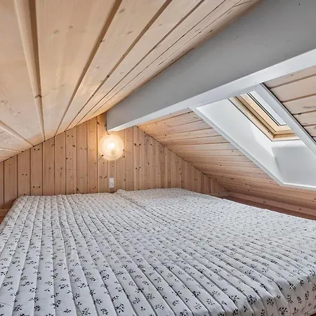 Awesome In With 4 Bedrooms And Wifi Holiday home *