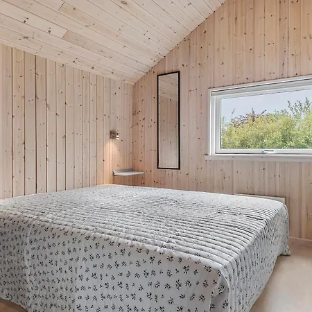 Awesome In With 4 Bedrooms And Wifi Stege