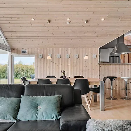 Holiday home Awesome In With 4 Bedrooms And Wifi *