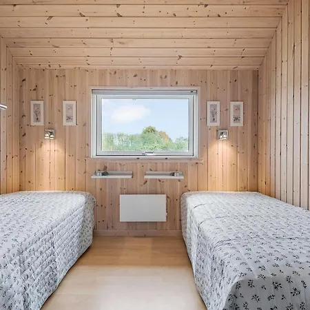 Holiday home Awesome In With 4 Bedrooms And Wifi *