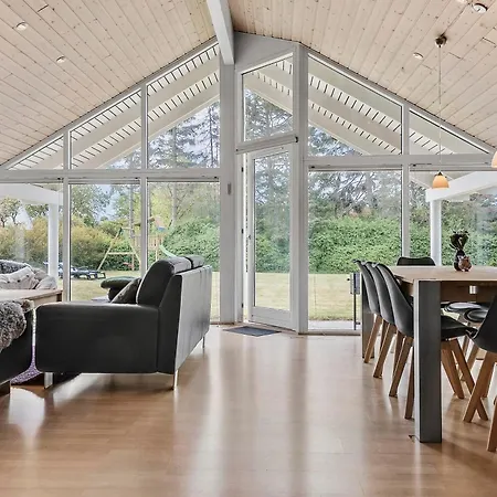 Awesome In With 4 Bedrooms And Wifi Holiday home *